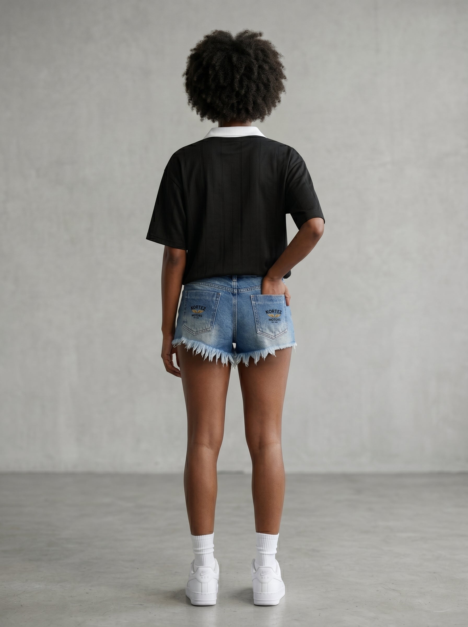 KORTEZ - Striped Soccer Jersey / Black