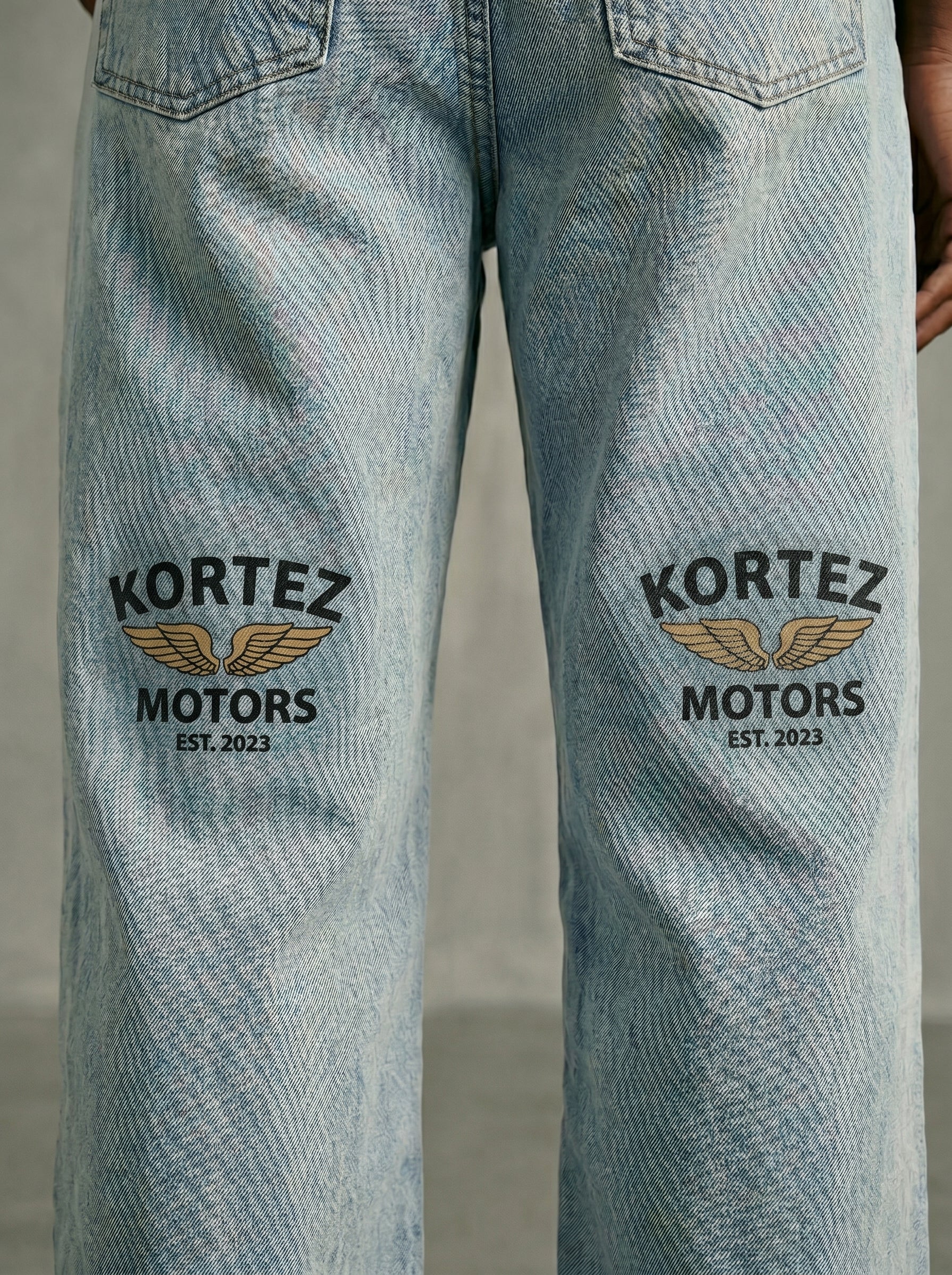 KORTEZ - Vintage Wash Straight Leg Jeans / Blue
